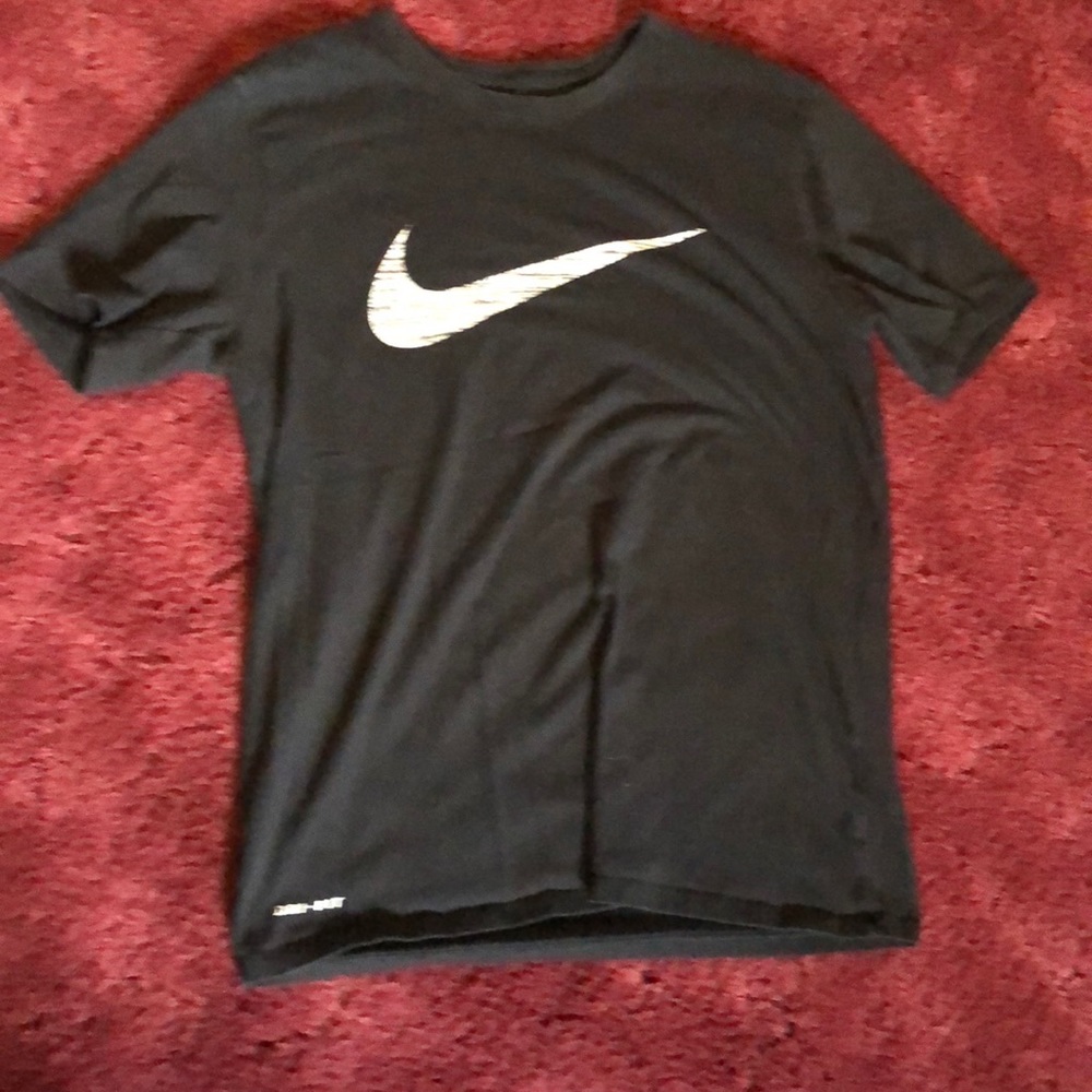 Nike dry-fit T-shirt. Size medium